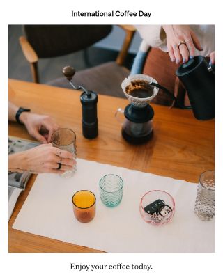 Happy International Coffee Day from Anna von Lipa☕️ #annavonlipa #everydaybeauty